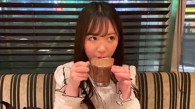 같은 대학 동아리 동아리 친구이기도 하고 동아리에서 제일 매력있는 여자애 일본섹시한 분위기.